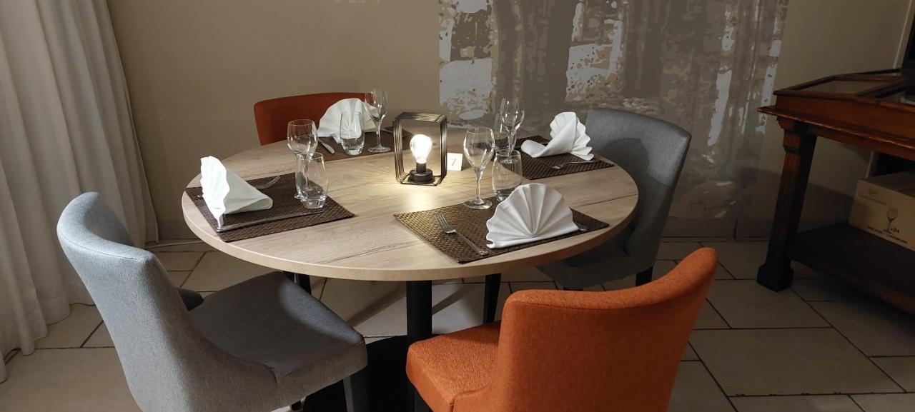 Logis Hotel Restaurant Le Relais De L'Abbaye Saint-Evroult-Notre-Dame-du-Bois المظهر الخارجي الصورة